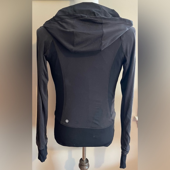 Lululemon In Flux Reversible Jacket - Picture 5 of 7